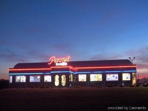 Travelodge By Wyndham Missouri Valley Екстер'єр фото
