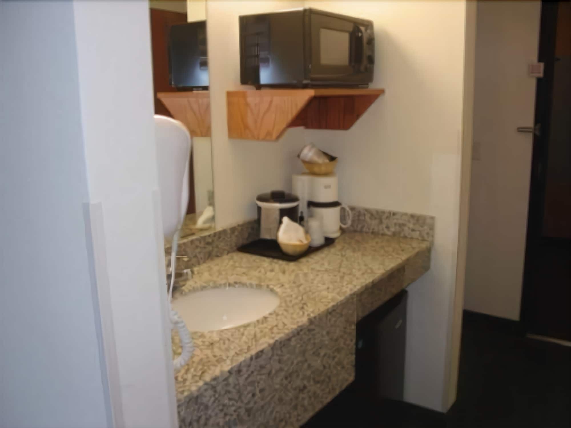 Travelodge By Wyndham Missouri Valley Номер фото